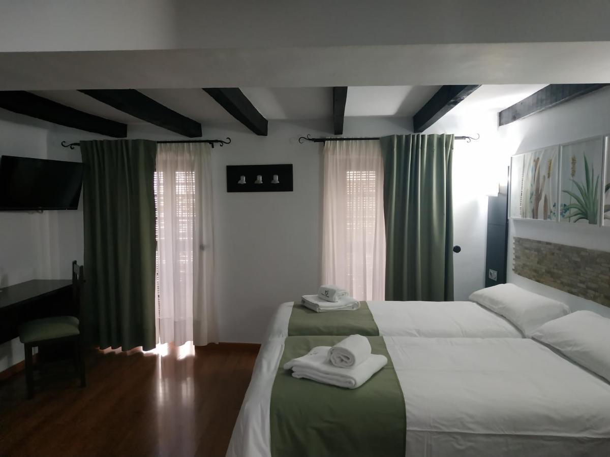 Hostal Esencia De Azahar Kordoba Bagian luar foto